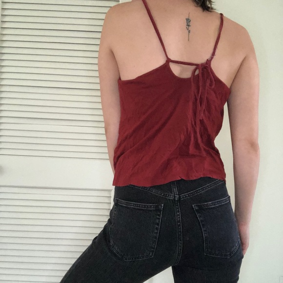 Simple Rouge Tie Back Tank - Picture 2 of 2